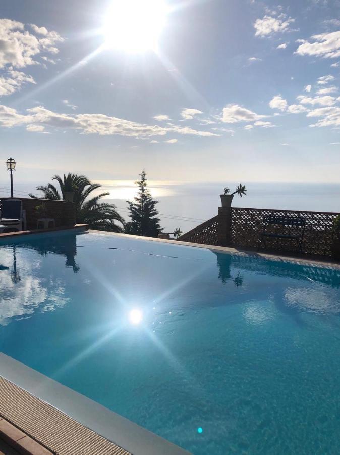 Casa Dei Sogni Taormina Bed and Breakfast Exteriör bild