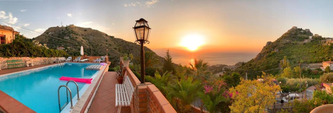 Casa Dei Sogni Taormina Bed and Breakfast Exteriör bild