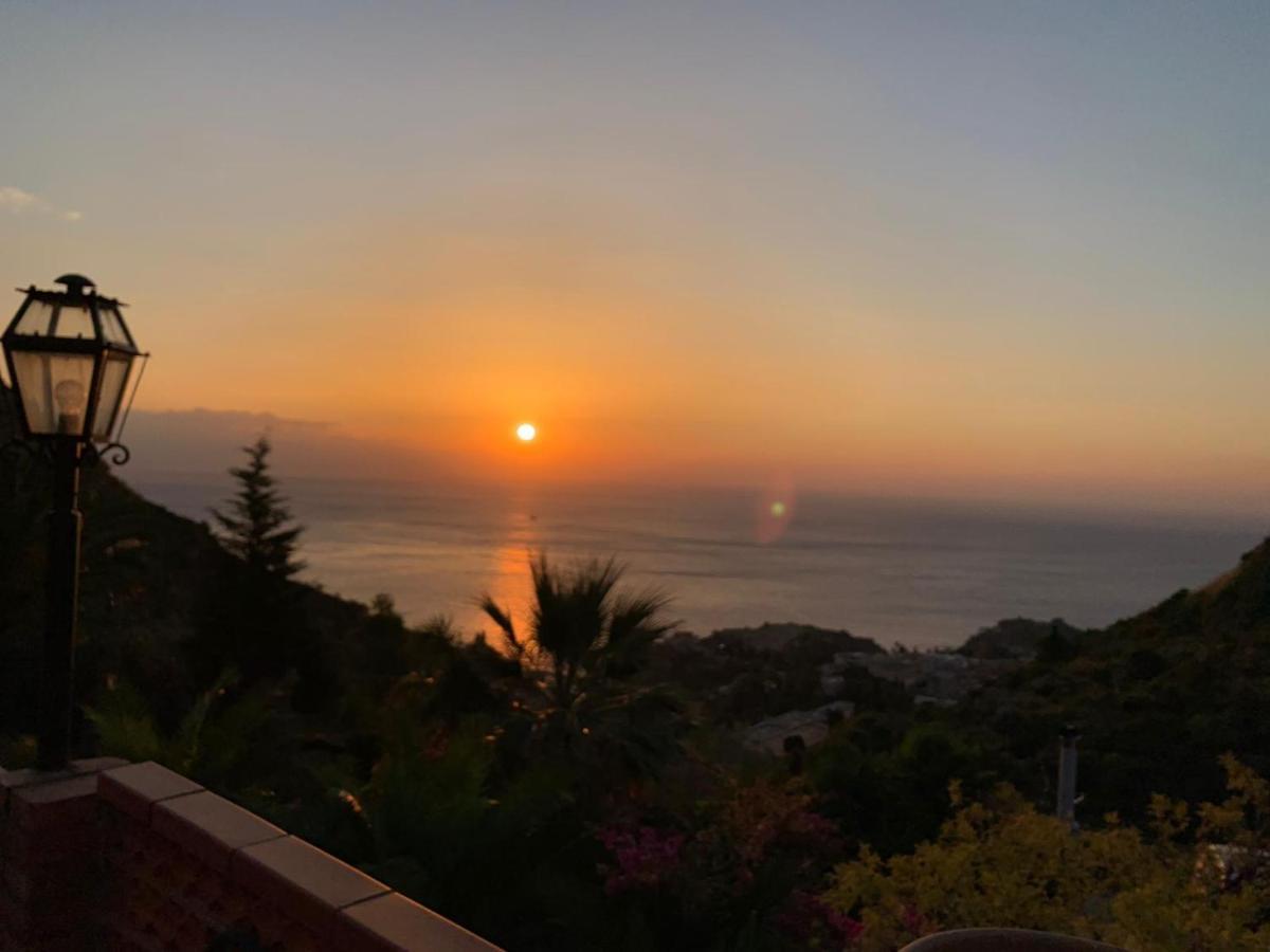 Casa Dei Sogni Taormina Bed and Breakfast Exteriör bild