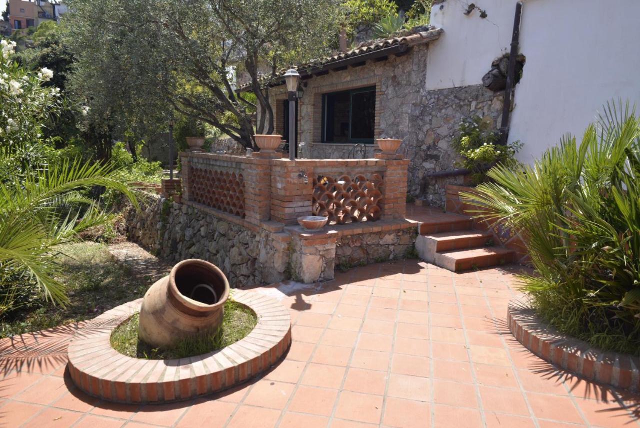 Casa Dei Sogni Taormina Bed and Breakfast Exteriör bild